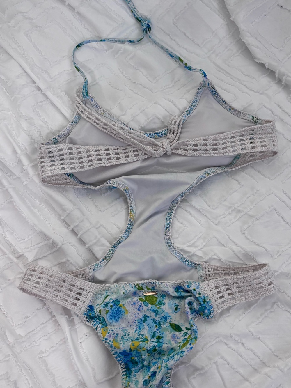 Victoria’s Secret Monokini One Piece Blue Floral Crochet Cutout Swimsuit S - Picture 2 of 3